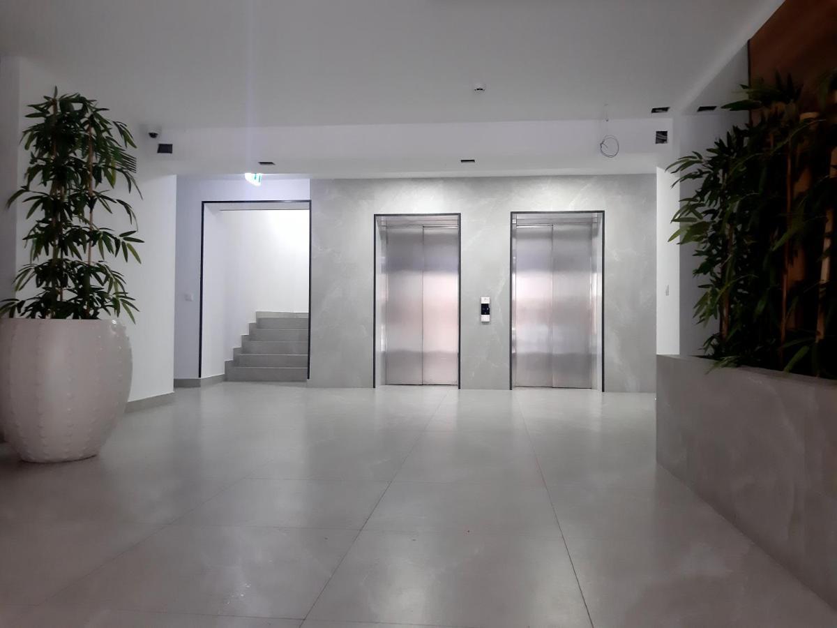 Ferienwohnung Mia!! Self Check-In!! Bukarest Exterior foto